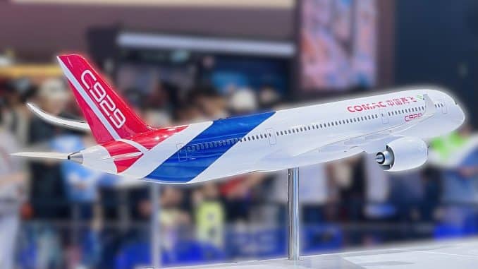 Научете за амбициите на COMAC да се конкурира с Boeing и Airbus, предоставяйки самолет с до 400 места и пробег от 12 000 км.